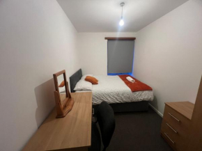 The Coral Guest House 1 Mile from Winchester Market
